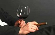Rượu vang có lợi ích cho người nghiện thuốc lá