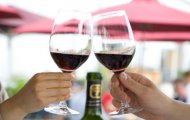 Rượu vang và chức năng ngăn ngừa chứng suy não ở phụ nữ
