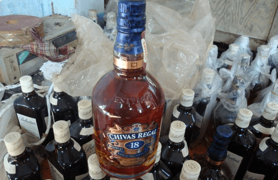 Phân biệt rượu ngoại thật dỏm khi giao dịch thu mua rượu ngoại 