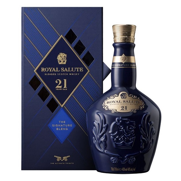 Chivas 21 Singapore có vỏ màu xanh dương