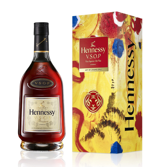 Rạo rực không khí tết cùng phiên bản rượu Hennessy VS 2023