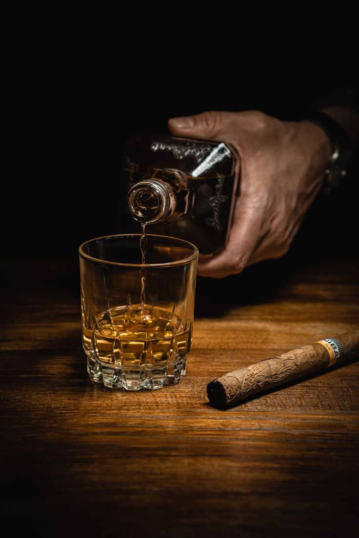 rượu whisky mỹ, rượu nhập, rượu ngoại, rượu ngon, rượu giá tốt, rượu đạt chuẩn, rượu chính hãng, hương vị nòng nàng tươi ngon, quà tặng