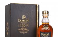 Dewar's 18 & 21: "Khoảng Không" Giữa Những Lớp Sóng Mật Ong Và Gỗ Đàn Hương Scotland