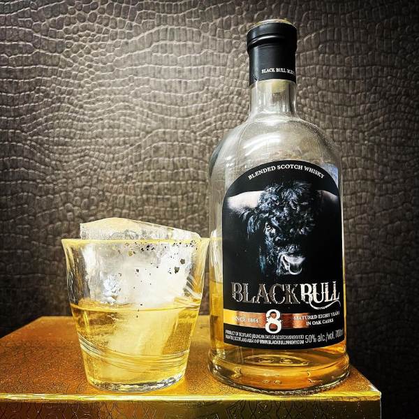 Rượu Black Bull chính hãng, Đánh giá Black Bull Whisky, Whisky nồng độ cao, Black Bull 12 năm giá bao nhiêu, Scotch Whisky mạnh nhất.