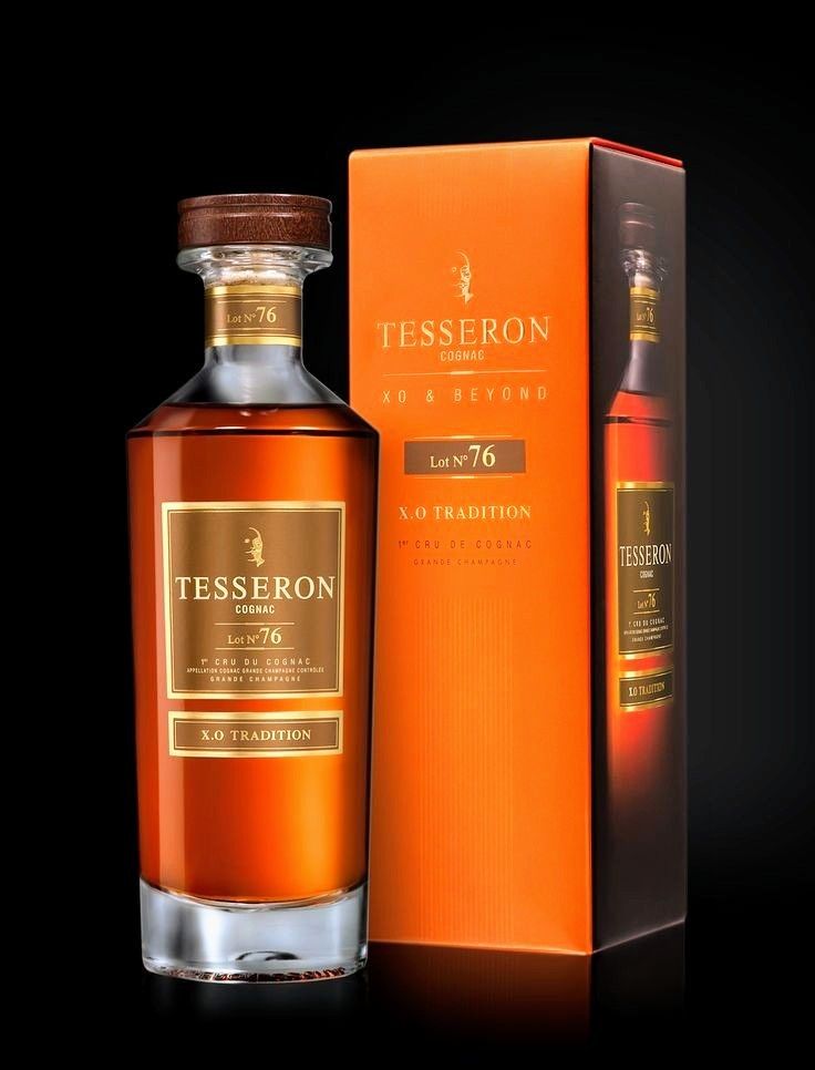 Cognac Tesseron d'exception, vieux millésimes de Cognac, chais Paradis Tesseron, bouteille de collection luxe, histoire du Cognac français.