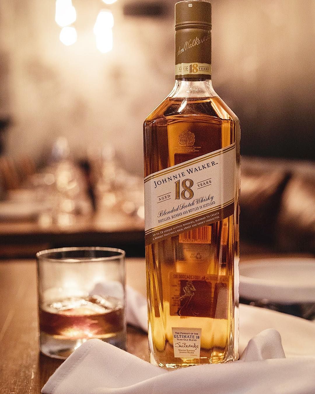 Cách uống rượu Johnnie Walker ngon, Thưởng thức Scotch Whisky đúng cách, Công thức cocktail Johnnie Walker, Phụ kiện uống rượu whisky, Phong cách quý ông thưởng rượu.