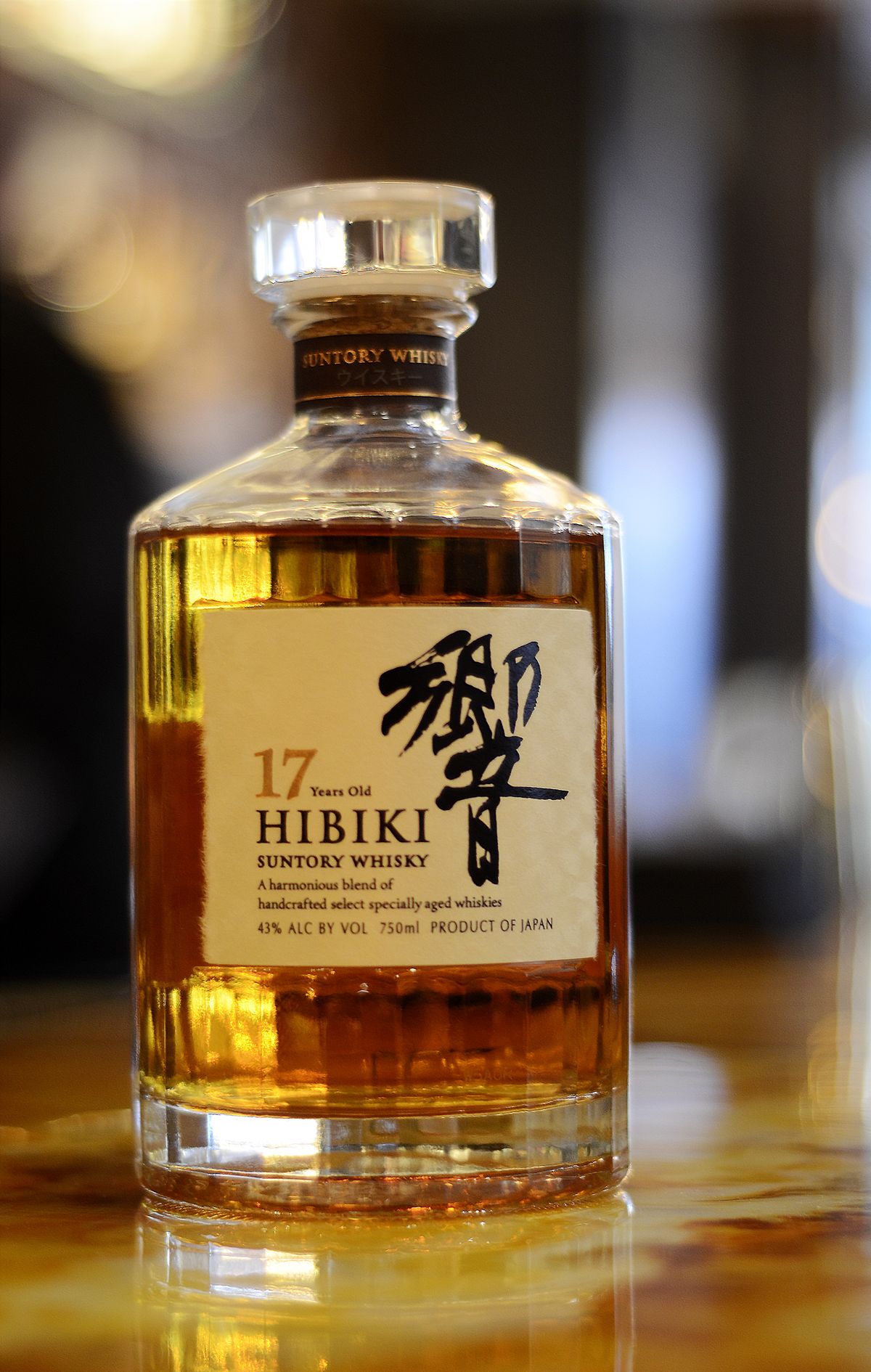 Rượu Hibiki chính hãng, Whisky Nhật Bản cao cấp, Đẳng cấp Hibiki Suntory, Giá rượu Hibiki 2026, Biểu tượng Whisky phối trộn.