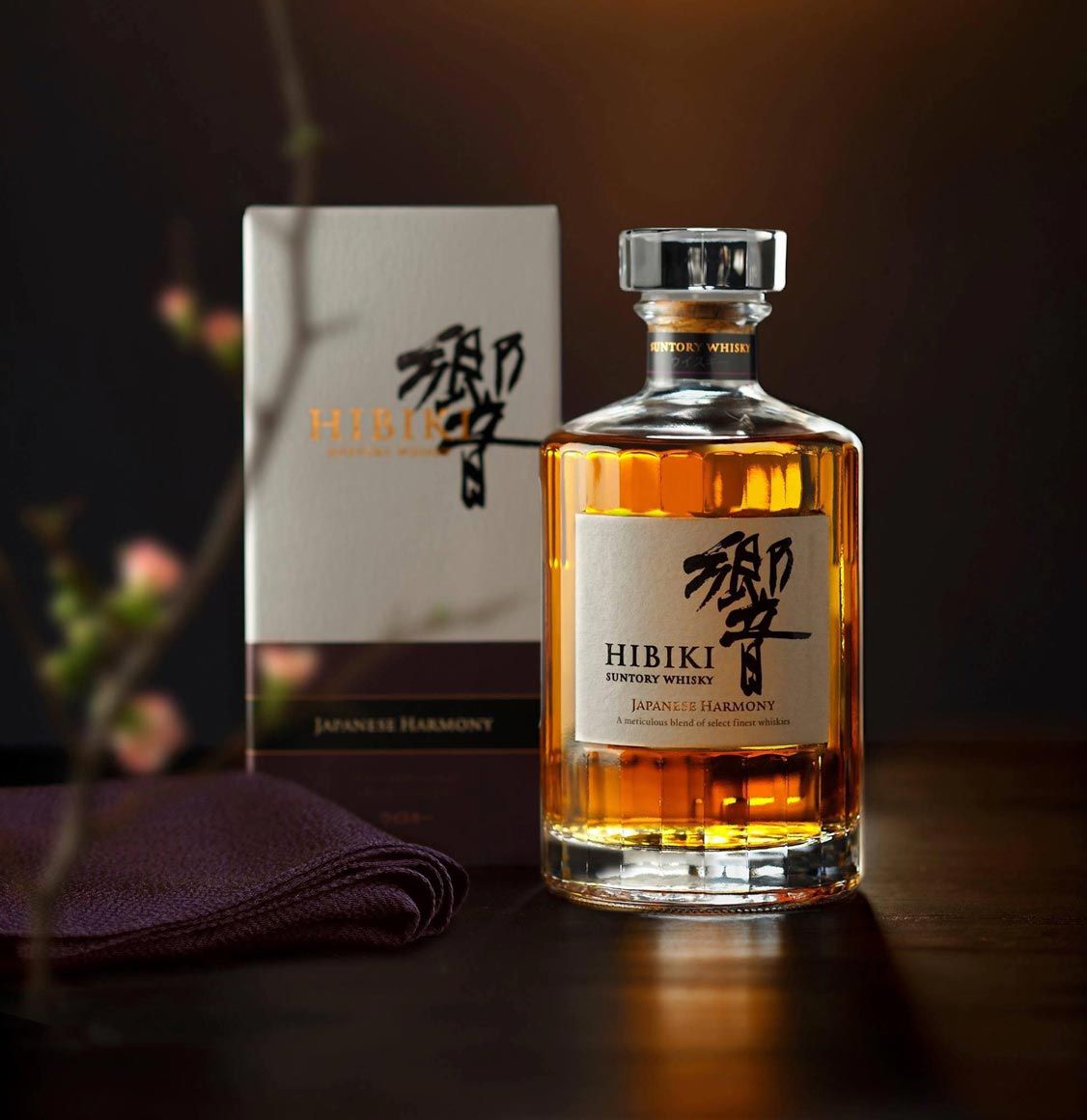 Ý nghĩa chai Hibiki 24 cạnh, Thiết kế rượu Hibiki, Nghệ thuật rượu Nhật Bản, Hibiki Suntory độc bản, Kiến thức về Hibiki.