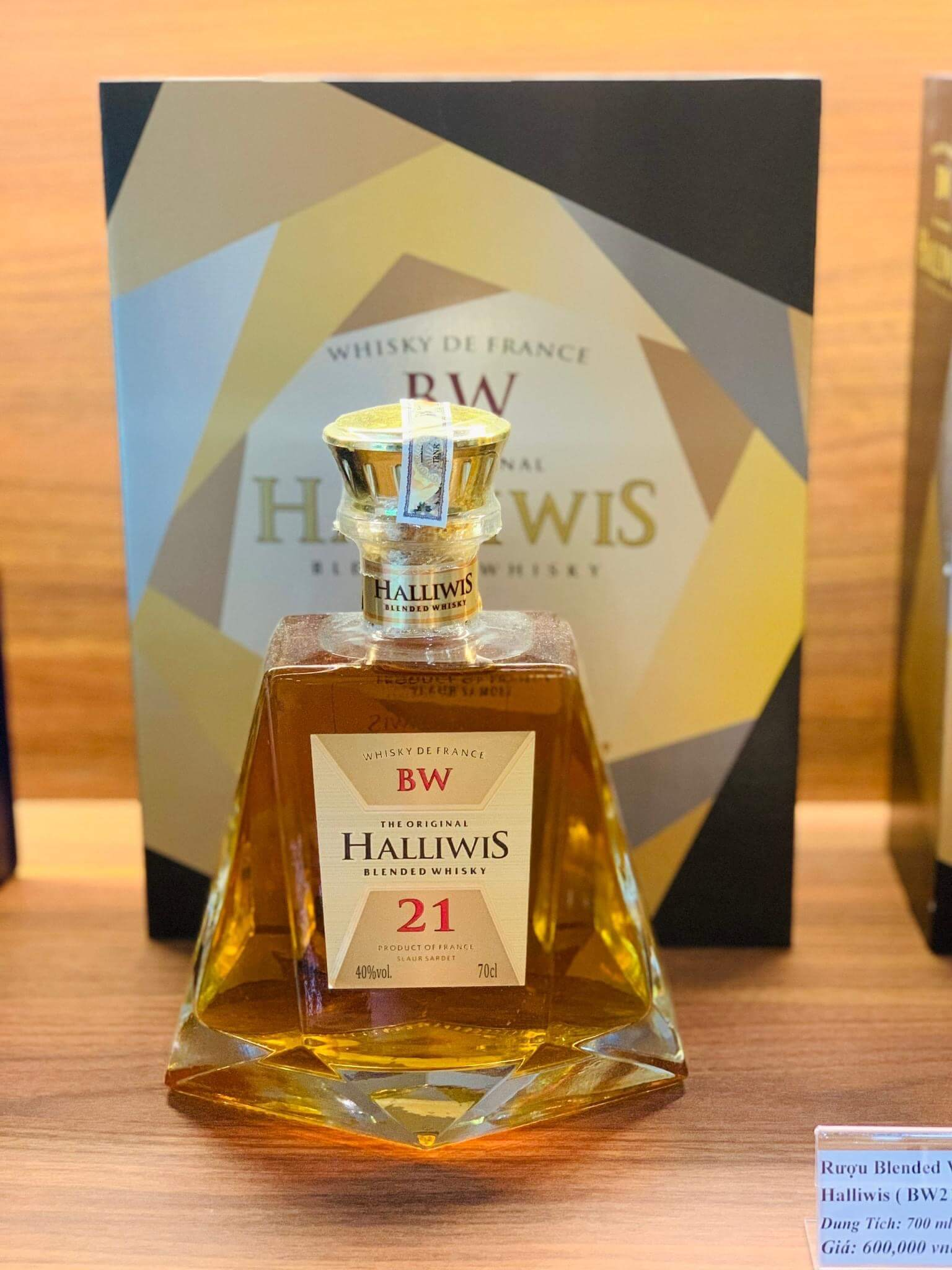 French Whisky, artisanal distilling, connoisseur, luxury spirits.