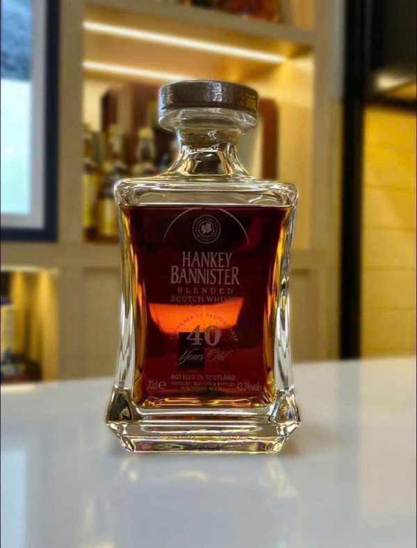 Hankey Bannister blend, balanced whisky, Highland and Lowland whiskies, Scotch blending art, smooth whisky.