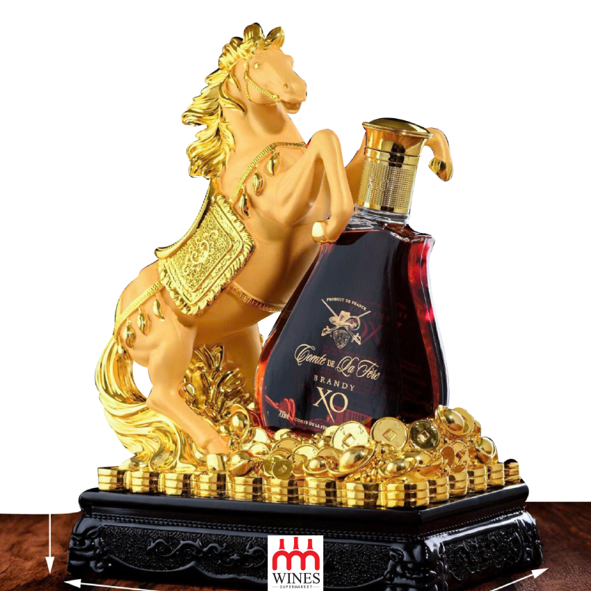 Rượu Comte De La Fère XO kệ tượng ngựa và chai rượu